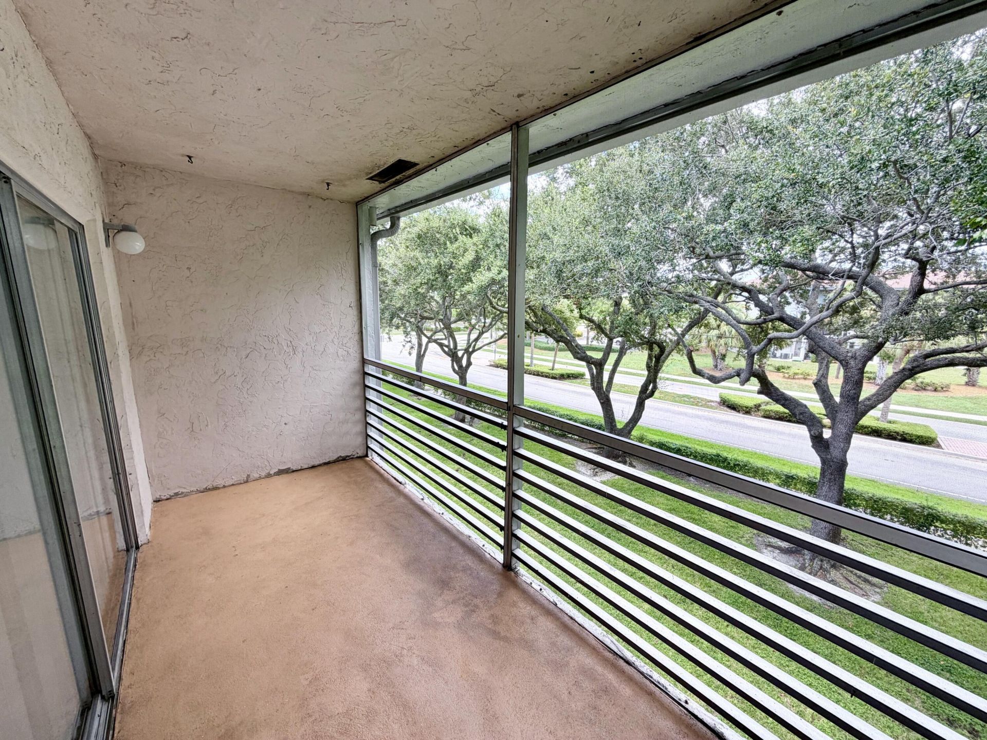 8405 NW 61st Street, Unit D305, Tamarac, FL 33321 Photo