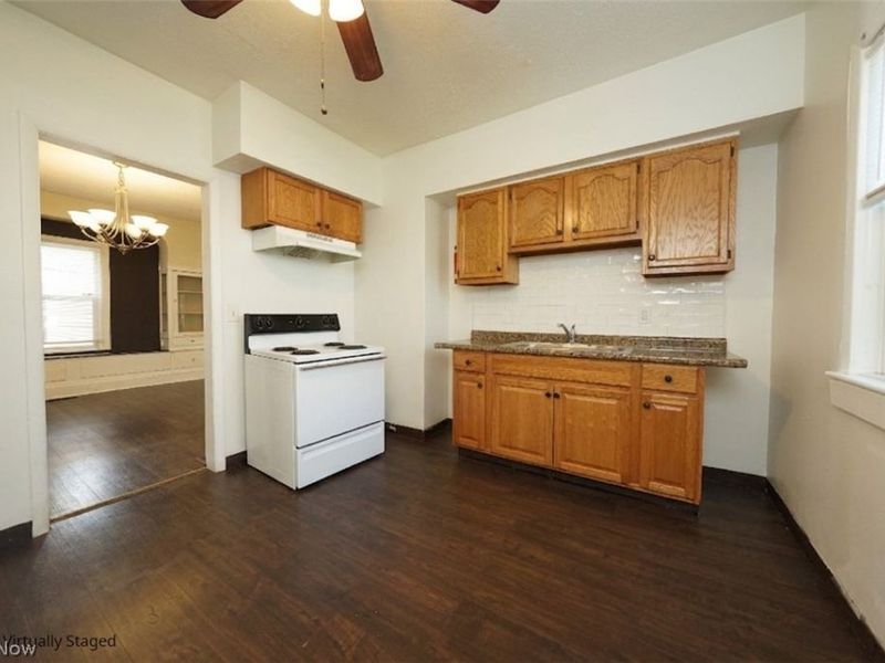 12506 Corlett Avenue, Cleveland, OH 44105 Photo 4
