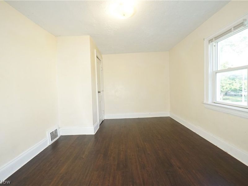 12506 Corlett Avenue, Cleveland, OH 44105 Photo 9