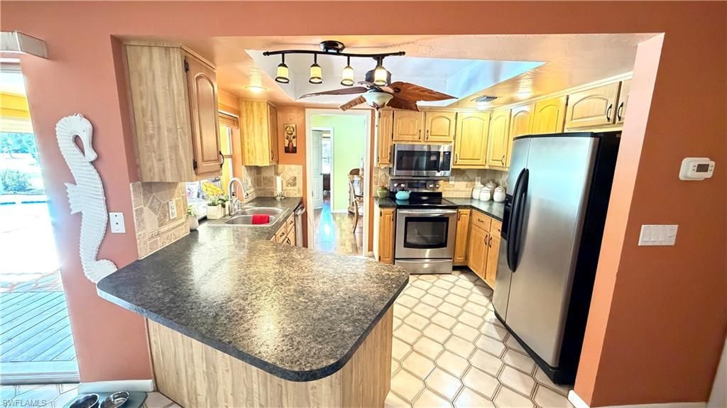 406 Glendale Ave , Lehigh Acres, FL 33936 Photo