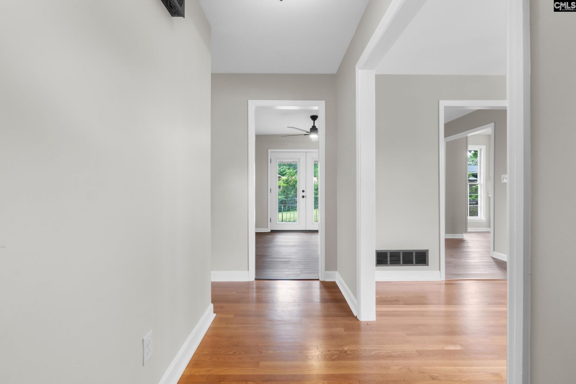 908 Mohegan Trail  Photo 4