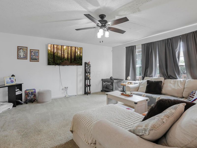 407 Mogul Drive , Galloway, OH 43119 Photo 5