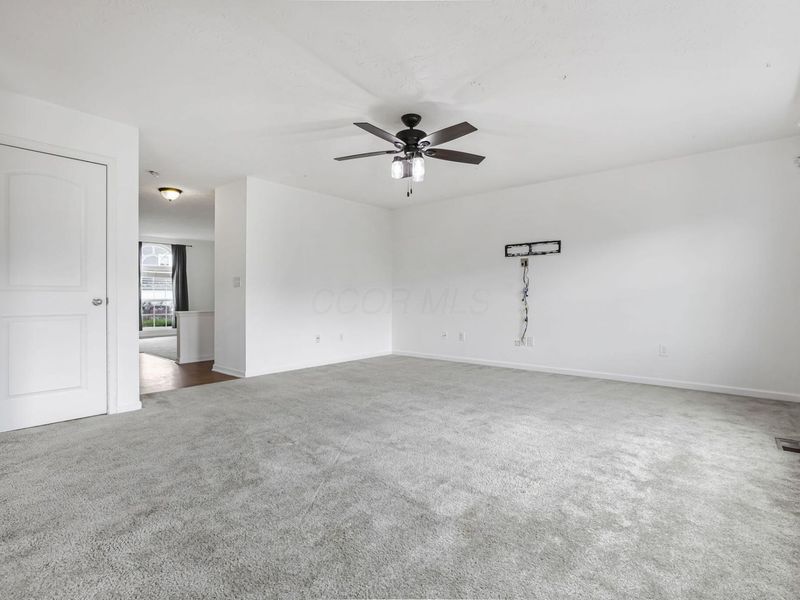 407 Mogul Drive, Galloway, OH 43119 Photo 6