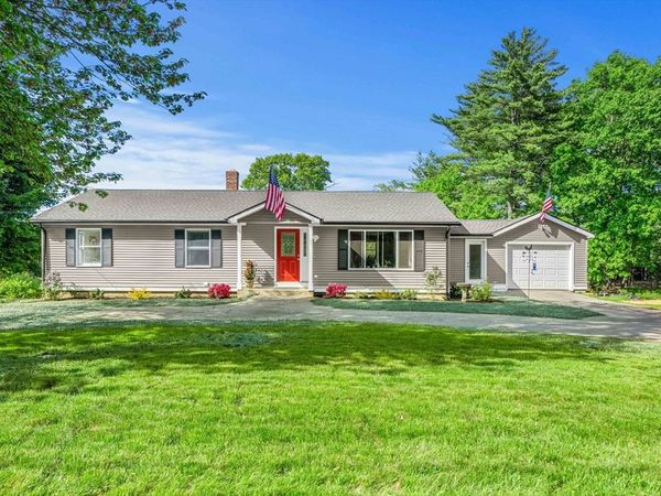 102 Kimball Rd, Amesbury, MA 01913