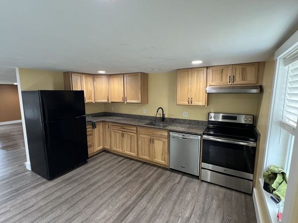 51 Moore Rd, Unit 2, New Braintree, MA 01531