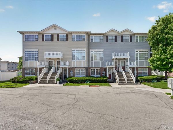 93 Admiral Court, Bronx, NY 10473