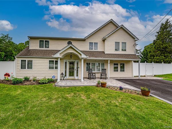 4 Country Greens Drive , Holtsville, NY 11742
