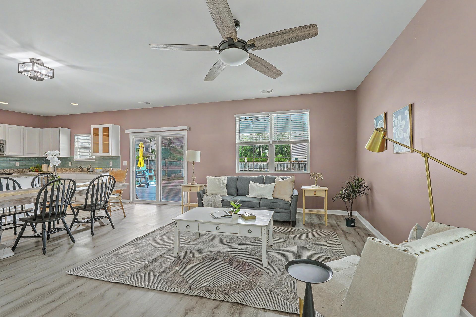 101 Oldenburg Drive Photo 12