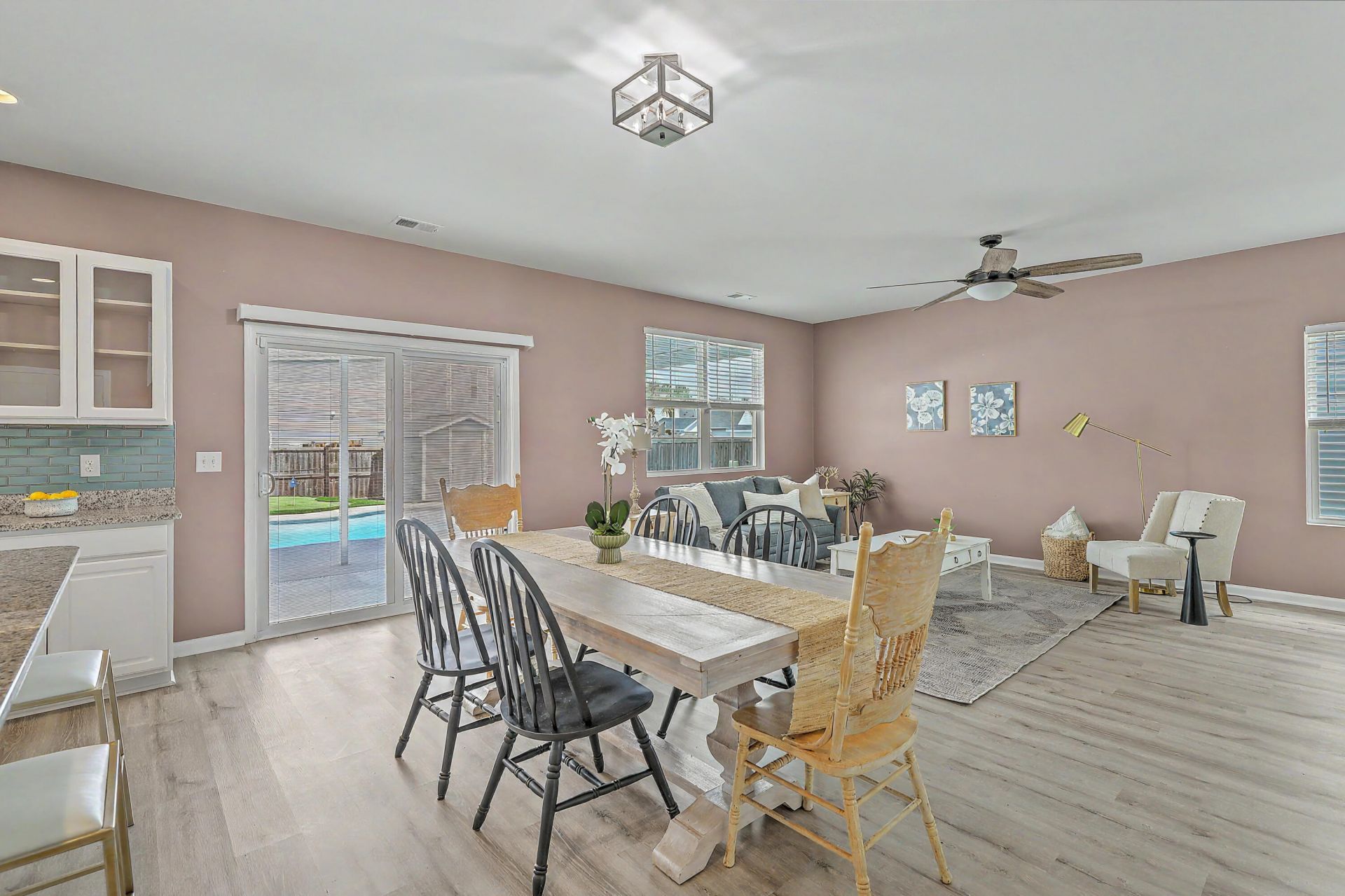 101 Oldenburg Drive Photo 15