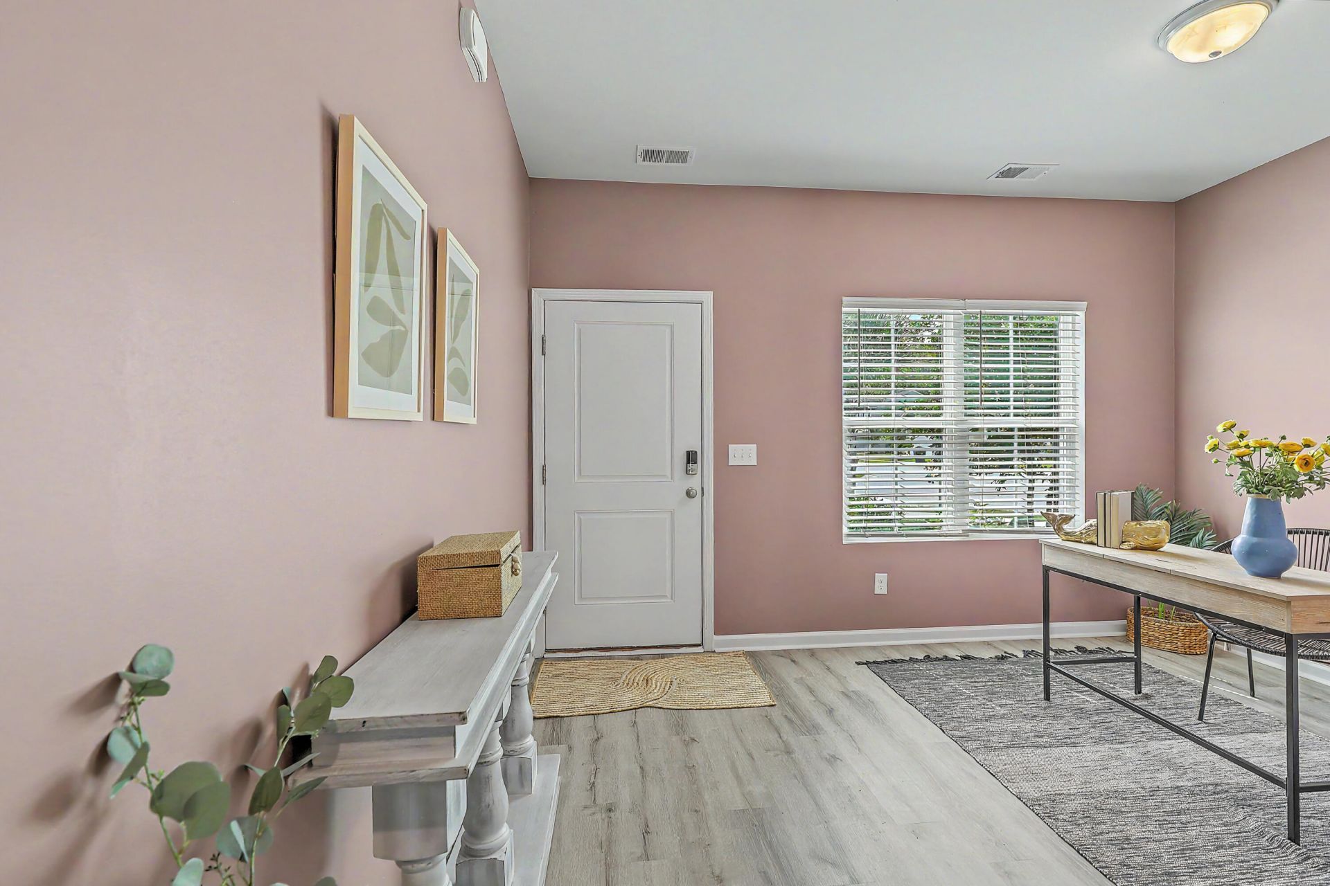 101 Oldenburg Drive Photo 6