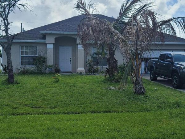 1386 SE Proctor Lane, Port St. Lucie, FL 34983