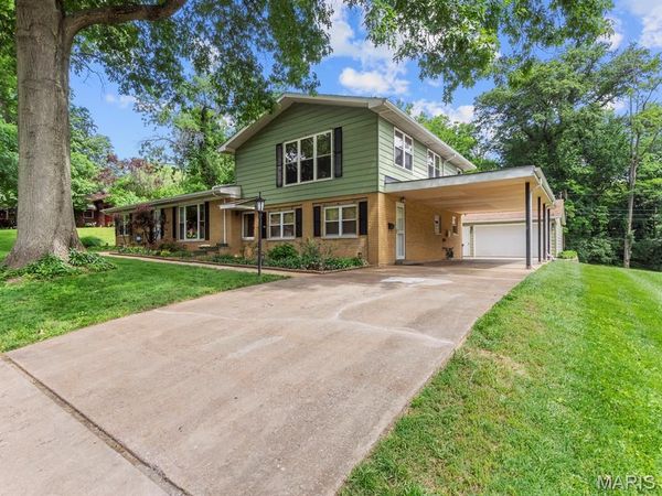 19 Kingsbury Drive, Swansea, IL 62226