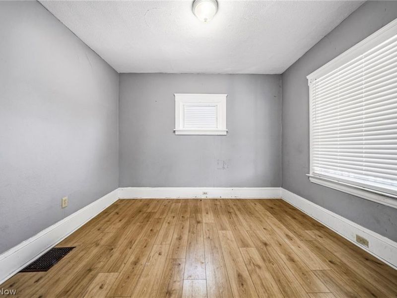 1722 Burgess Road, Cleveland, OH 44112 Photo 12