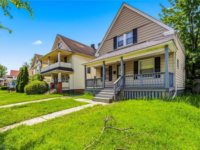 1722 Burgess Road, Cleveland, OH 44112 Photo 2