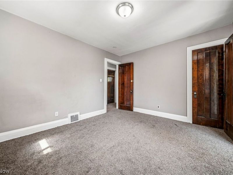 957 Thornhill Drive, Cleveland, OH 44108 Photo 22