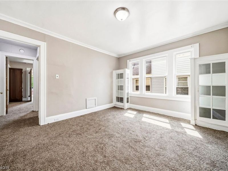 957 Thornhill Drive, Cleveland, OH 44108 Photo 34