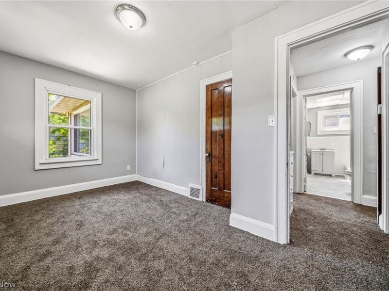 957 Thornhill Drive, Cleveland, OH 44108 Photo 39