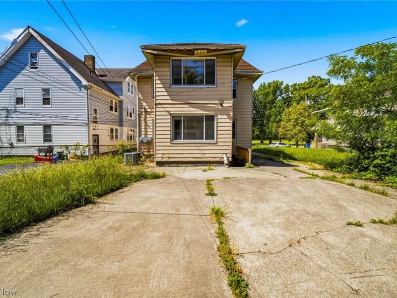 957 Thornhill Drive, Cleveland, OH 44108 Photo 48