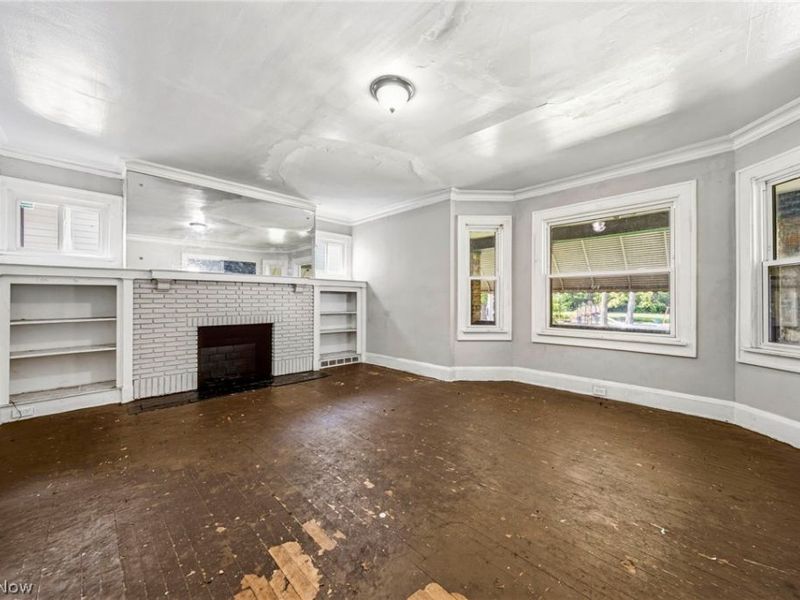 957 Thornhill Drive, Cleveland, OH 44108 Photo 9