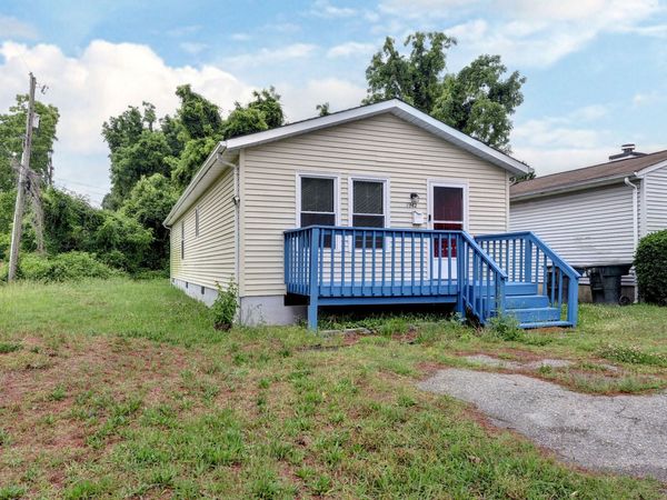 1942 Box Street , Hampton, VA 23661