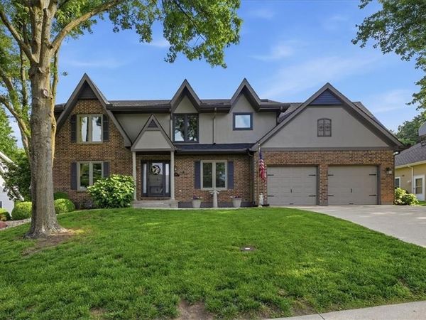 1208 Tanglewood Street, Leavenworth, KS 66048