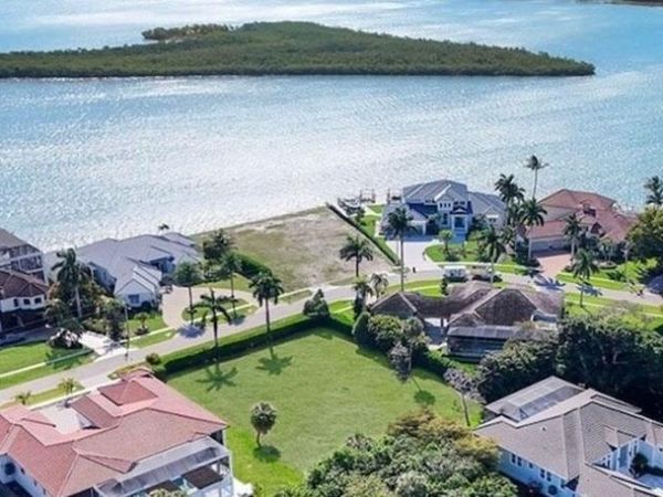 980 Caxambas DR , MARCO ISLAND, FL 34145