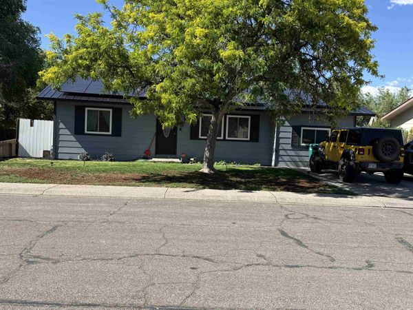 513 Greenbriar Street , Fruita, CO 81521