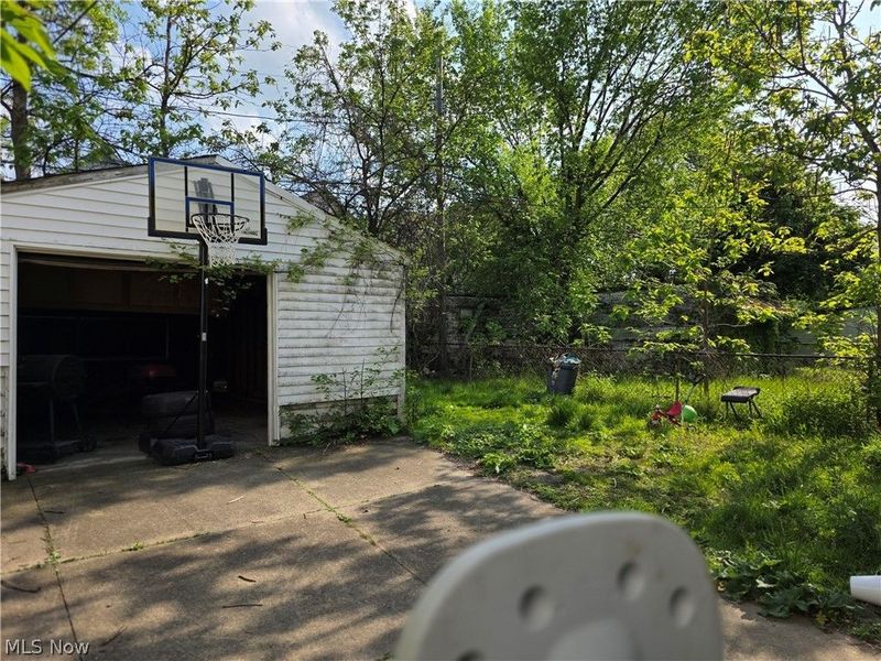 8100 Connecticut Avenue , Cleveland, OH 44105 Photo 5