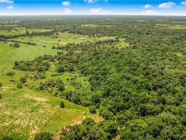 337 Private Road 1015, Hallettsville, TX 77964