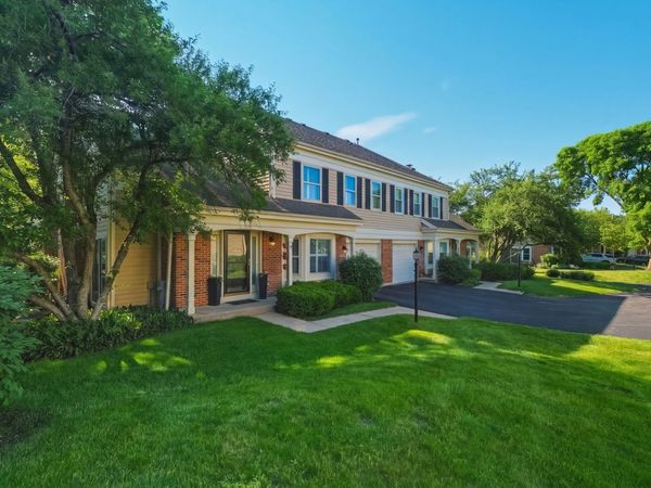 1934 N Charter Point Drive , Arlington Heights, IL 60004