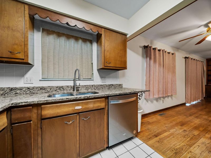 1393 Bellflower Avenue , Columbus, OH 43204 Photo 6