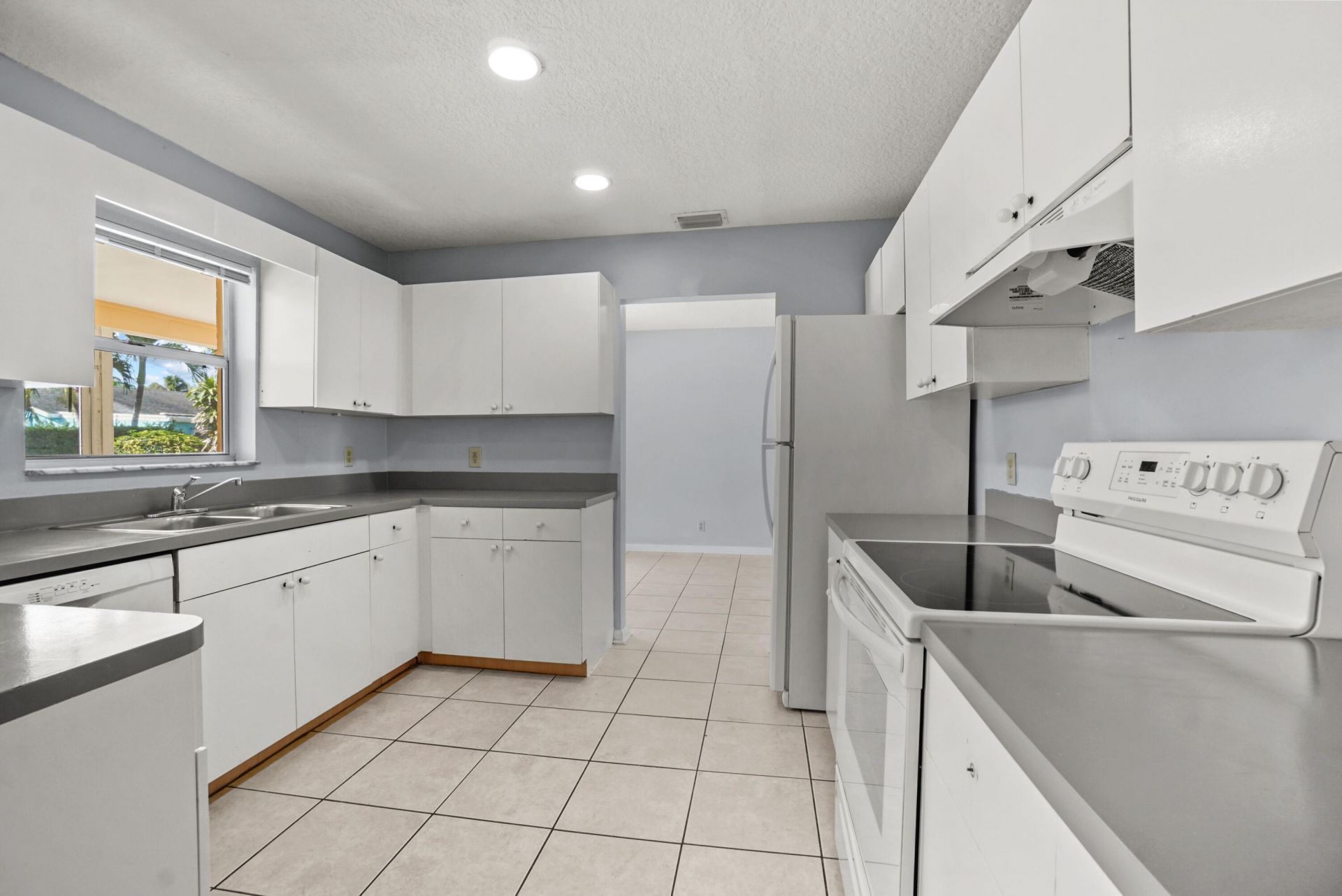 4128 Chestnut Avenue, Palm Beach Gardens, FL 33410 Photo