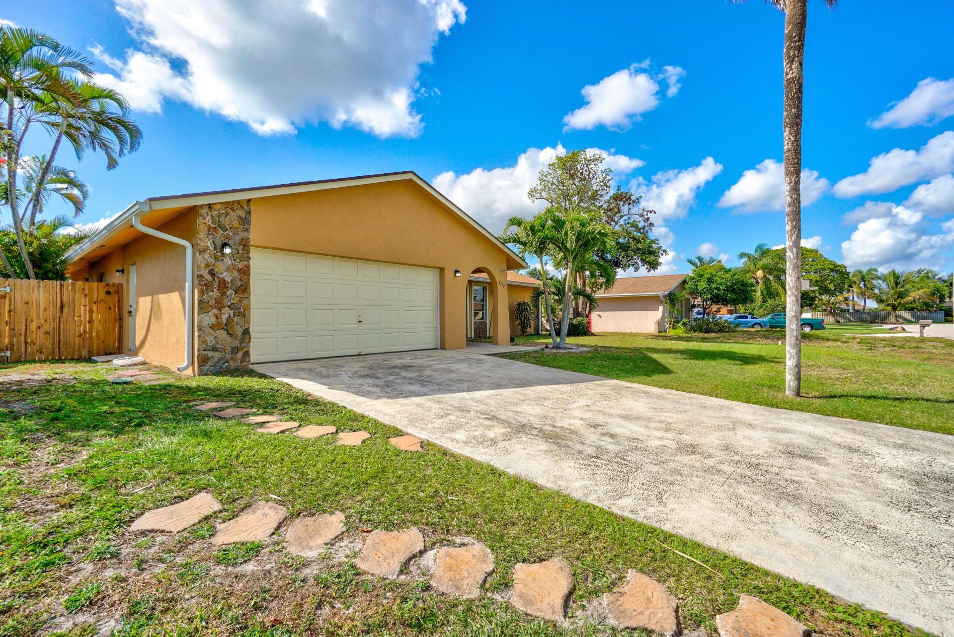 4128 Chestnut Avenue, Palm Beach Gardens, FL 33410 Photo