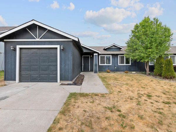 866 SE Kristin Way, Madras, OR 97741
