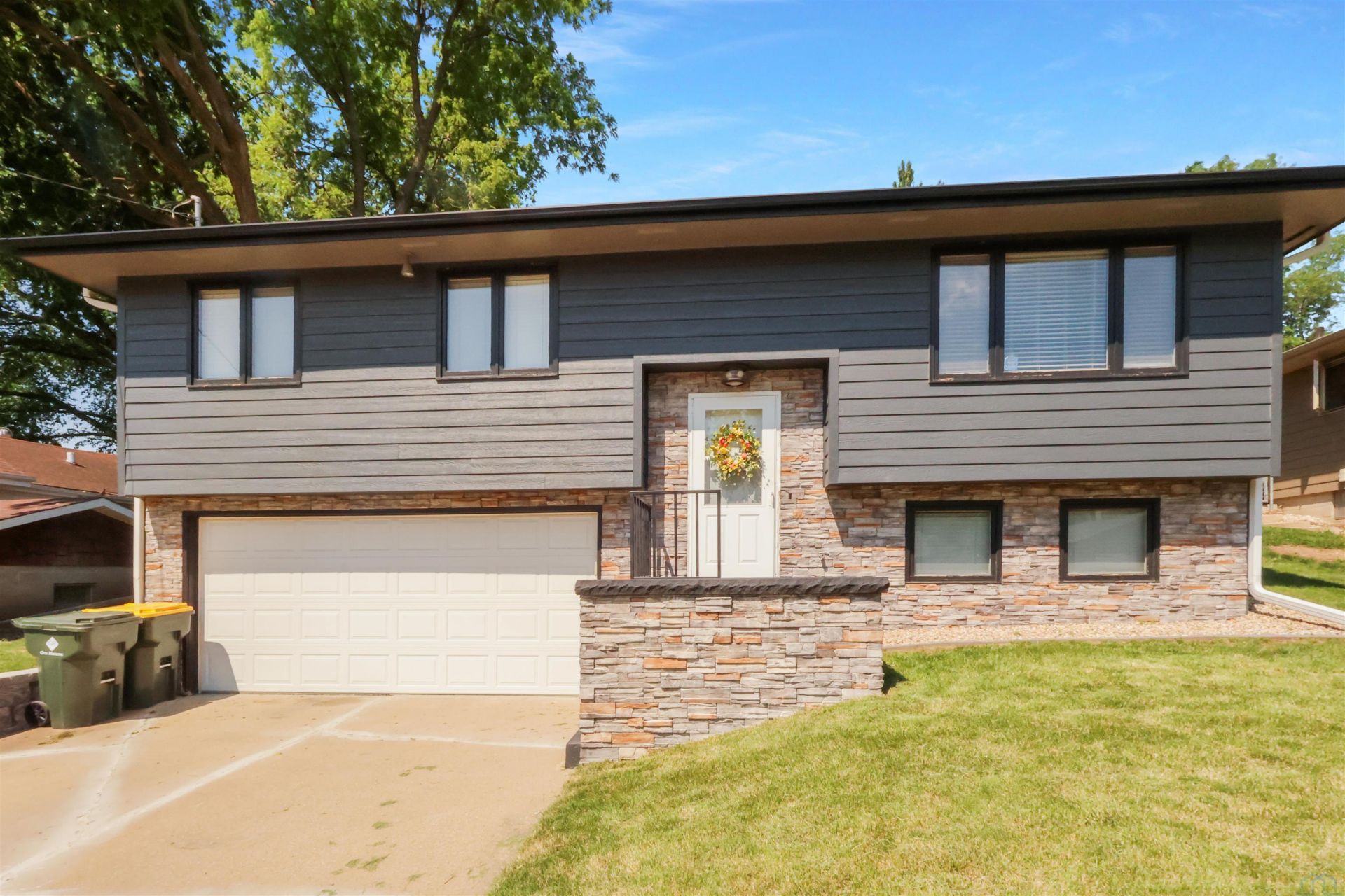 2611 S Royce Street, Sioux City, IA 51106 Main Photo