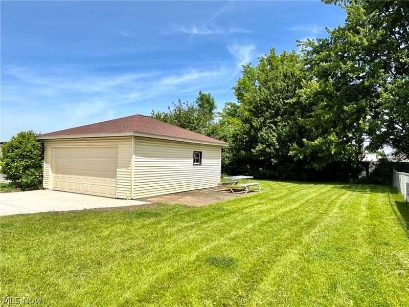 15460 Rademaker Drive, Brook Park, OH 44142 Photo 5
