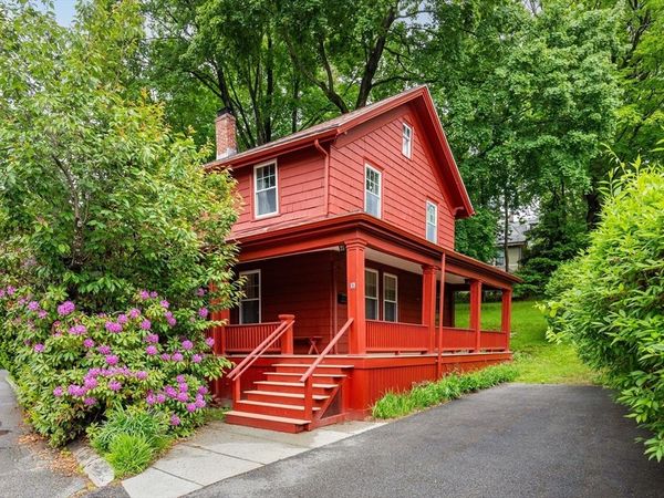 17 Oak Knoll, Arlington, MA 02476