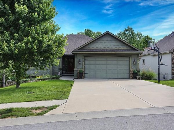 483 S 137th Place, Bonner Springs, KS 66012