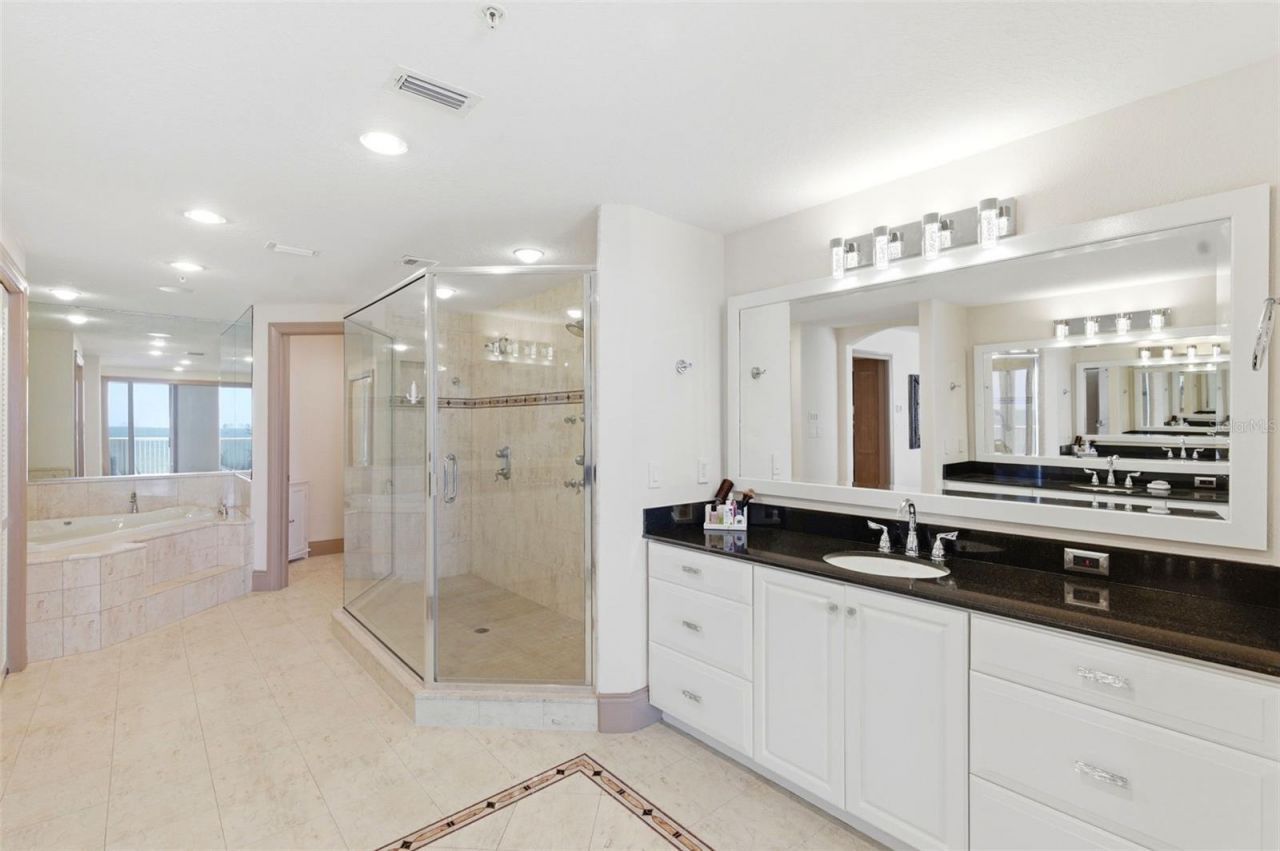 19130 Gulf Boulevard, Unit V4, Indian Rocks Beach, FL 33785 Photo