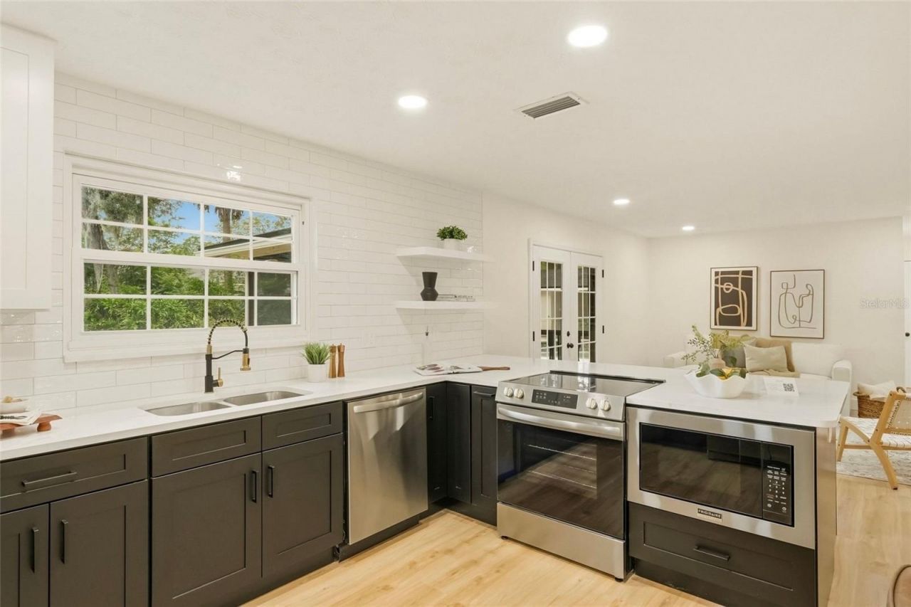 1102 Samy Drive, Tampa, FL 33613 Photo