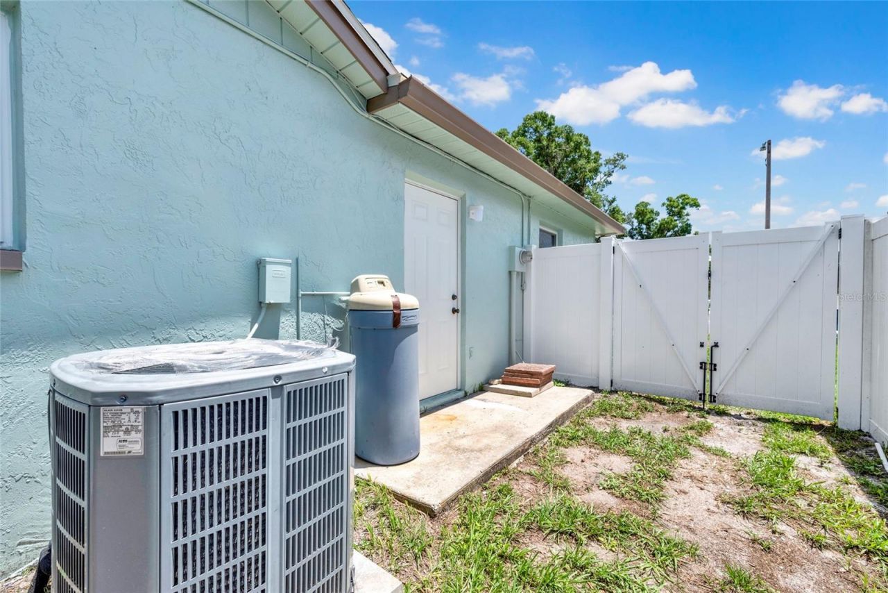 11775 112th Avenue, Seminole, FL 33778 Photo