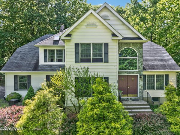 101 Water Forest Court , Dingmans Ferry, PA 18328