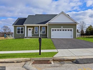 42 LOBELL ROAD , ABBOTTSTOWN, PA 17301