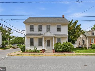 101 E LINCOLN AVENUE, LITITZ, PA 17543