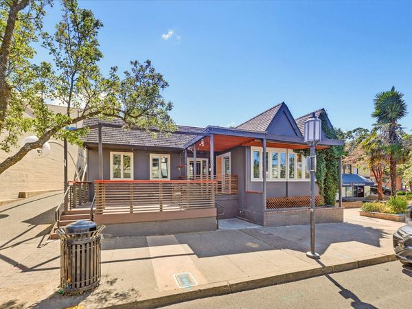 120 E Main Street, Ashland, OR 97520