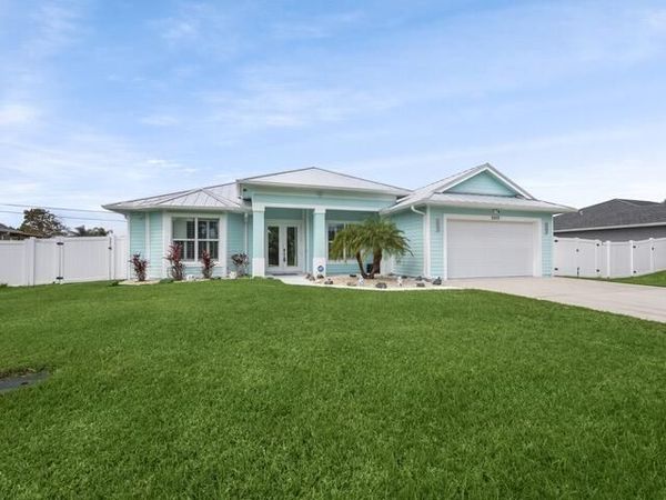 2420 SE Rock Springs Drive, Port St. Lucie, FL 34952
