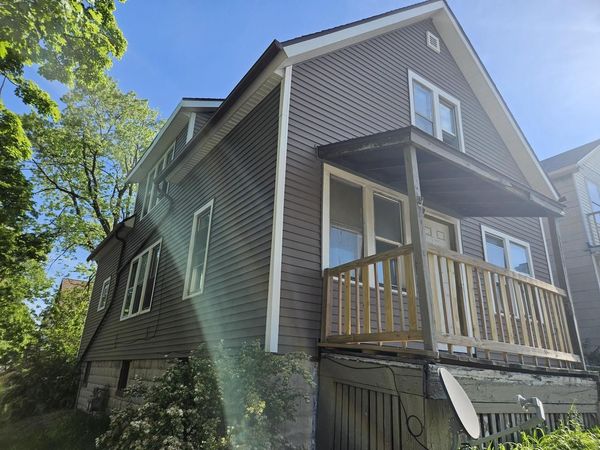 2830 W Saint Paul AVENUE, Unit Upper, Milwaukee, WI 53208