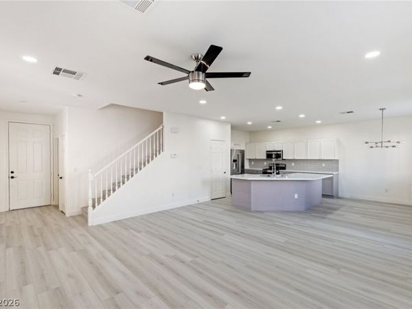 6856 Scarlet Flax Street, Las Vegas, NV 89148