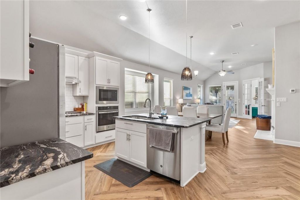 2925 Mossy Springs Dr, Leander, TX 78641 Main Photo
