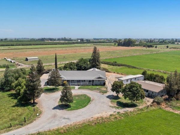 25832 Magnolia Rd, Escalon, CA 95320